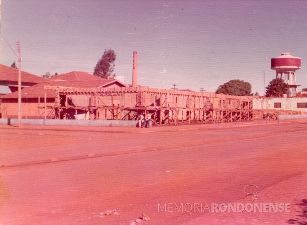 || Ampliação das instalações da Móveis Girassol junto a antiga Móveis Wileno. 
Imagem: Acervo Brunilda (Priesnitz) Thessing - FOTO 6 -
