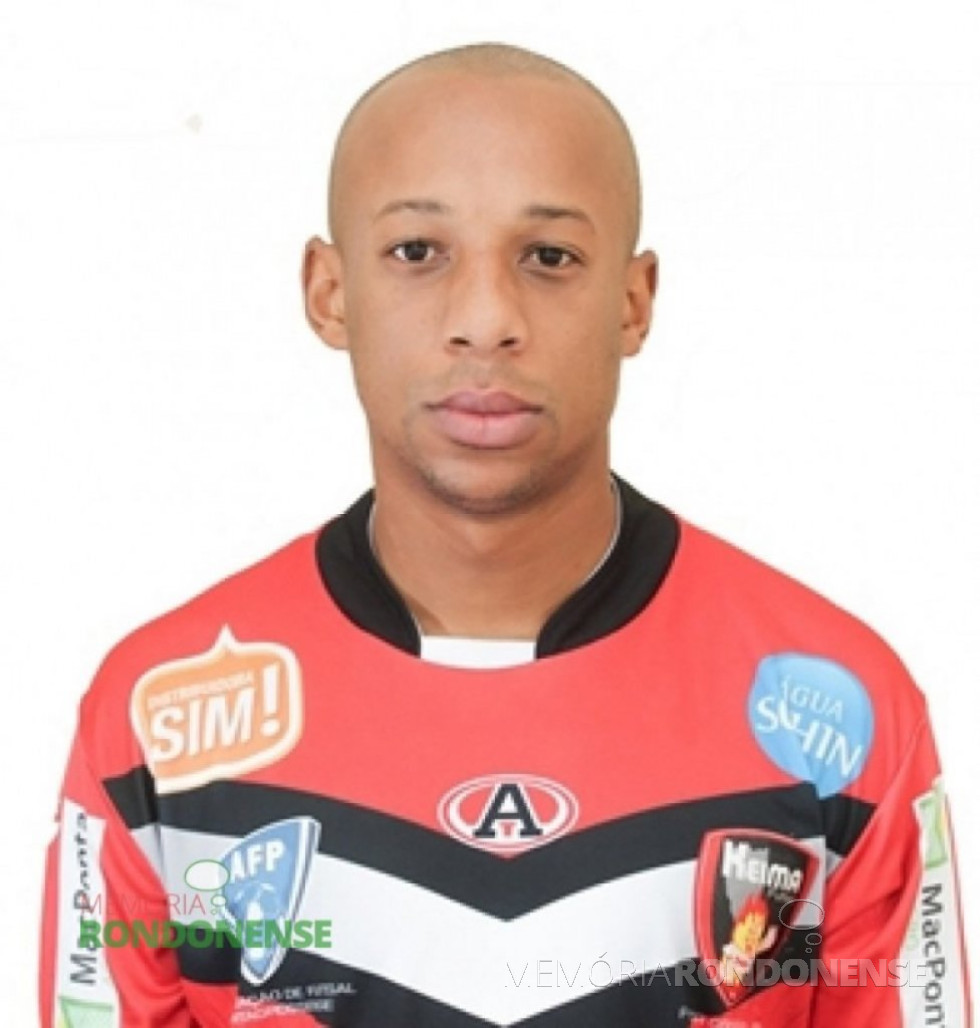 || Atleta Paulo Eduardo Máximo Peres (Pelé) contratado pela diretoria de futebol de salão da Copagril para integrar a equipe 2016.
Imagem: Acervo O Presente - FOTO 12 -