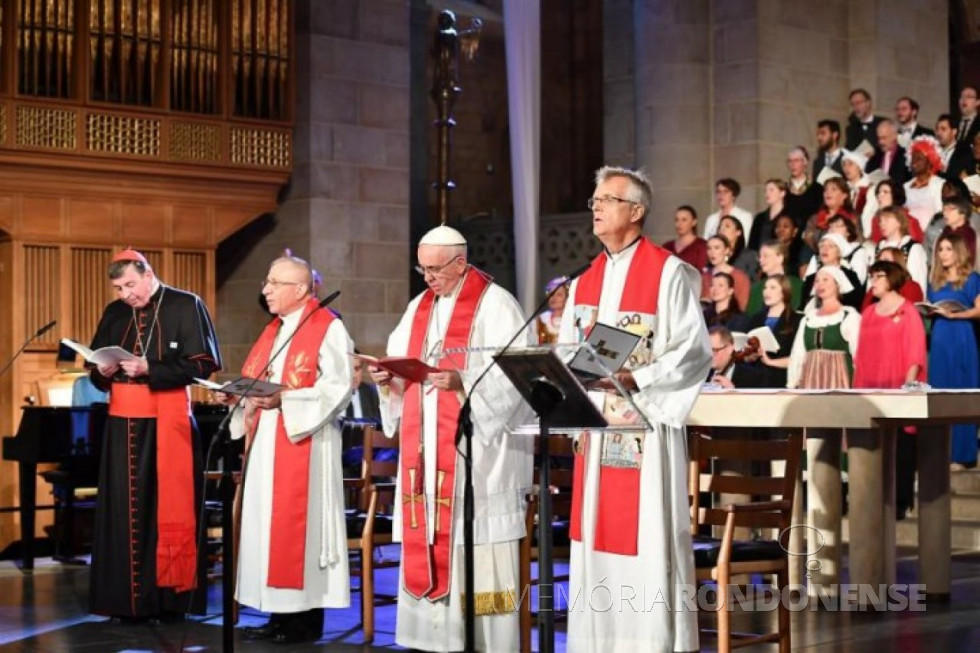 || Celebração ecumênica conjunta entre luteranos e católicos realizada na catedral de Lund, na Suécia, em outubro de 2016.
Imagem: Acervo Portal Luteranos - FOTO 12 -