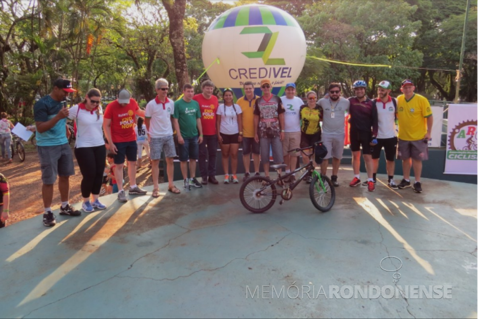 || Comissão Organizadora da 3ª Semana do Ciclismo de Marechal Cândido Rondon.
Imagem: Acervo O Presente - FOTO 19 - 