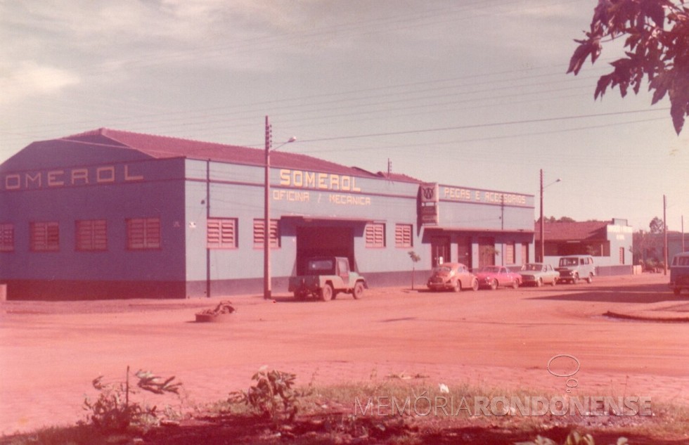 || Antiga sede Somerol, empresa foi autorizada da Ford Willys, em Marechal Cândido Rondon. 
Imagem: Acervo Brunilda (Priesnitz) Thessing - FOTO 2 - 