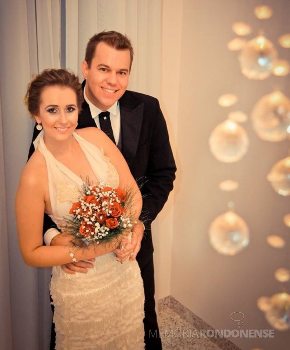 || Jovens Kelli Cristina Scherer e Leomar André Thiel que se casaram em março de 2013. 
Imagem: Acervo do casal - FOTO 5 -