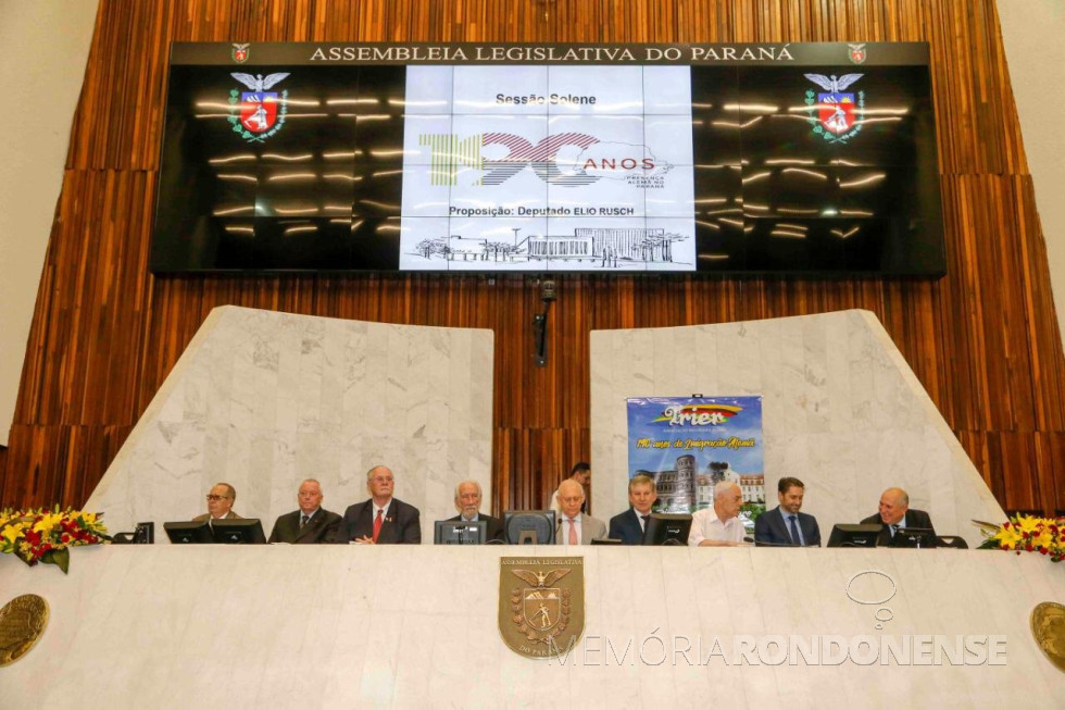 || Composição da Mesa Oficial da Sessão Solene dos 190 Anos da Imigração Alemã no Paraná.
Imagem: Acervo Memória Rondonense -  FOTO 16 -