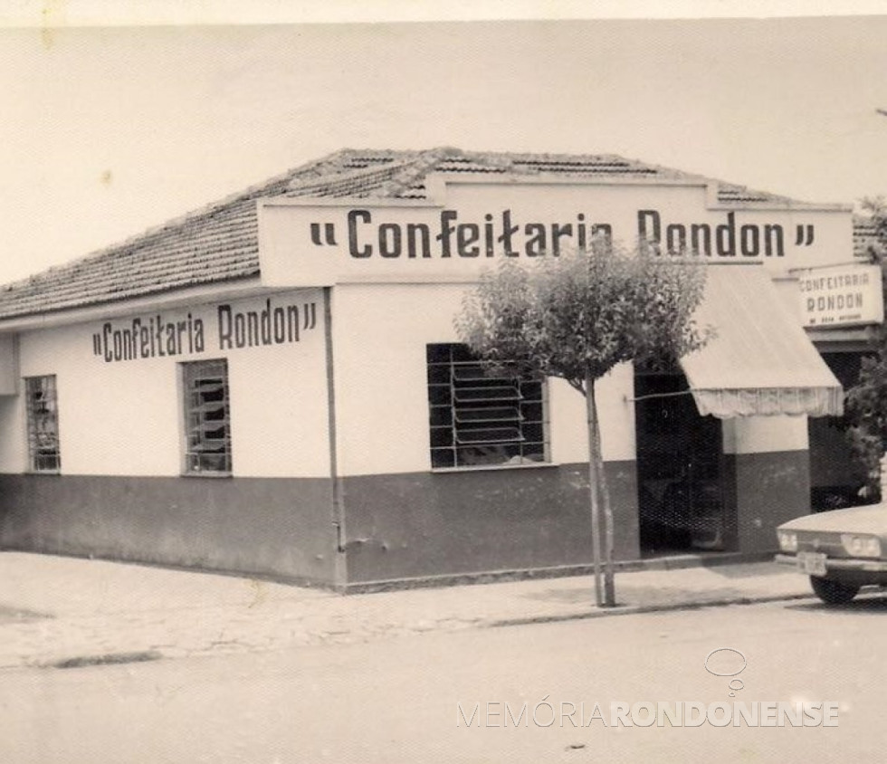 || Prédio da Confeitaria Rondon localizado à Rua São Paulo, entre às Ruas Sete de Setembro e Tiradentes.
Imagem: Acervo Harri Batschke - FOTO 2 -
