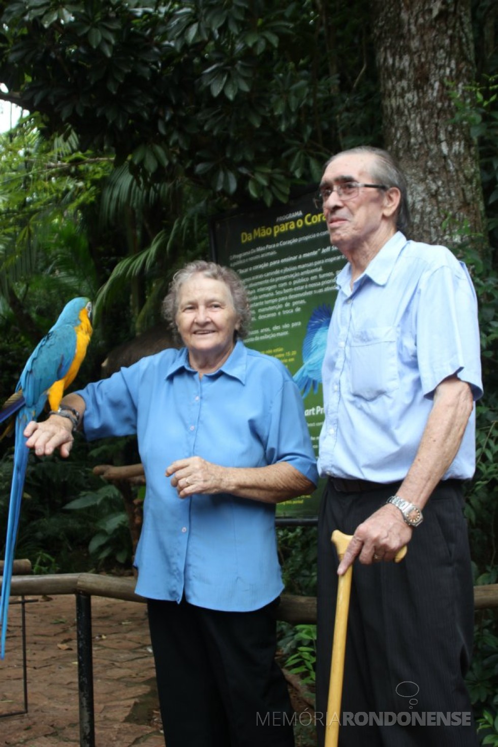 || Pioneiro Luiz Mosconi, do distrito  rondonense de Iguiporã, com a esposa Negibe Bianchessi, ele falecido em dezembro de 2016.
Imagem: Acervo da Família - FOTO 9 - 
