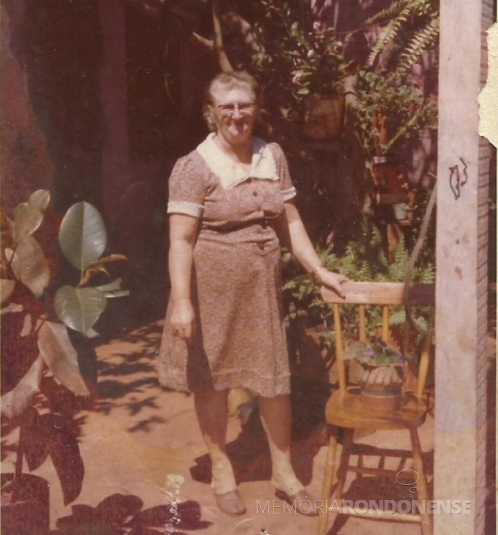 || Pioneira Erna Schwingel Ritter que chegou em Marechal Cândido Rondon com o esposo Ivo Ritter e filhos em 1962. 
Imagem: Acervo Clélia Regina Ritter - FOTO 15 -