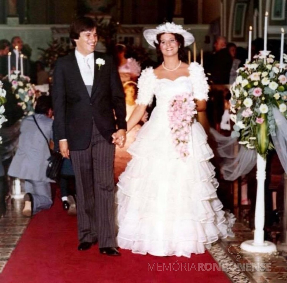 || Noivos Silvana Nardelo e Oscar Estanislau Nasihgil que se casaram em fevereiro de 1983. 
Imagem: Acervo do casal - FOTO 11 - 
