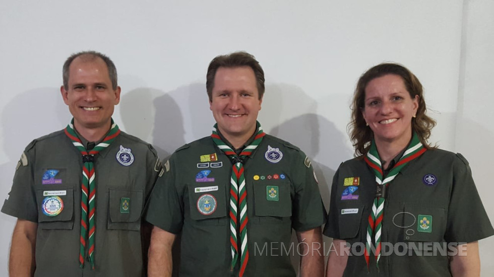 || Nova diretoria do Grupo Escoteiro 25 de Julho, eleita em começo de agosto de 2019.
Da esquerda à direita: Wernei Schuster, diretor-técnico; Arlen Güttges, presidente; e Katia Lazaretti, vice-presidente.
Imagem: Acervo O Presente - FOTO 17 -