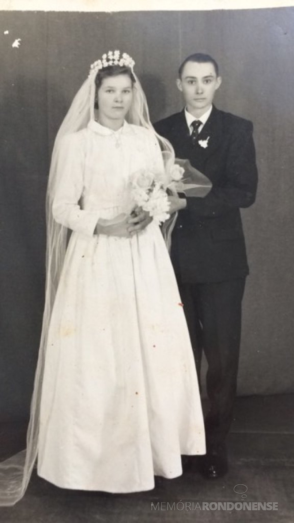 || Casamento dos rondonenses Hilga Borchardt e Edgar Schneider, na cidade de Três Passos (RS), em abril de 1962.
Imagem: Acervo Isa Vasques - FOTO 3 -