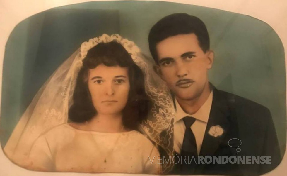 || Os jovens pioneiros Nelsi Schwantes e Wilfrid Baasch que se casaram em final de abril de 1966.
Imagem: Acervo de Rosecler Baasch - FOTO 1 -