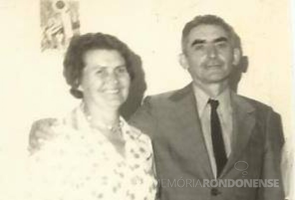 || Casal Hilda (nascida Rauber) e Leopoldo José Witeck que se estabeleceu na Linha São Cristóvão, em setembro de 1952.
Imagem: Acervo Izoldi Witeck Rauber - FOTO 1-