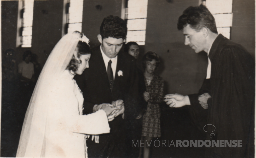 || Casamento religioso de Ledi Thums e Bruno Stoef, em maio de 1972. 
Imagem: Acervo da família - FOTO 14 - 