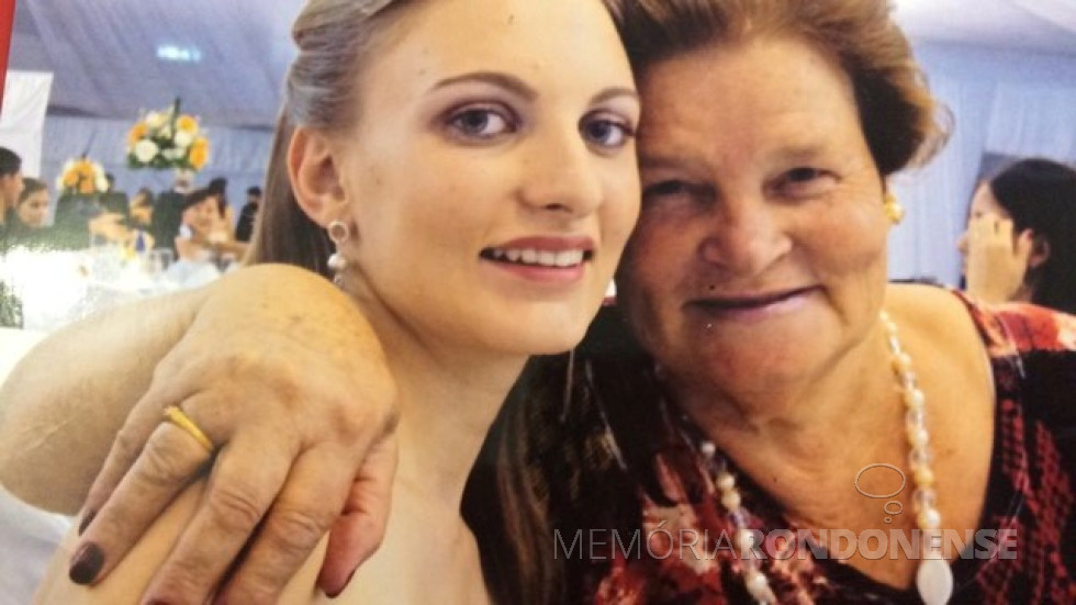 || Pioneira Hilga ( nascida Borchardt) Schneider, falecida em junho de 2015,  com a neta Bruna Gabriela Vasques.
Imagem: Acervo da família - FOTO 11 -