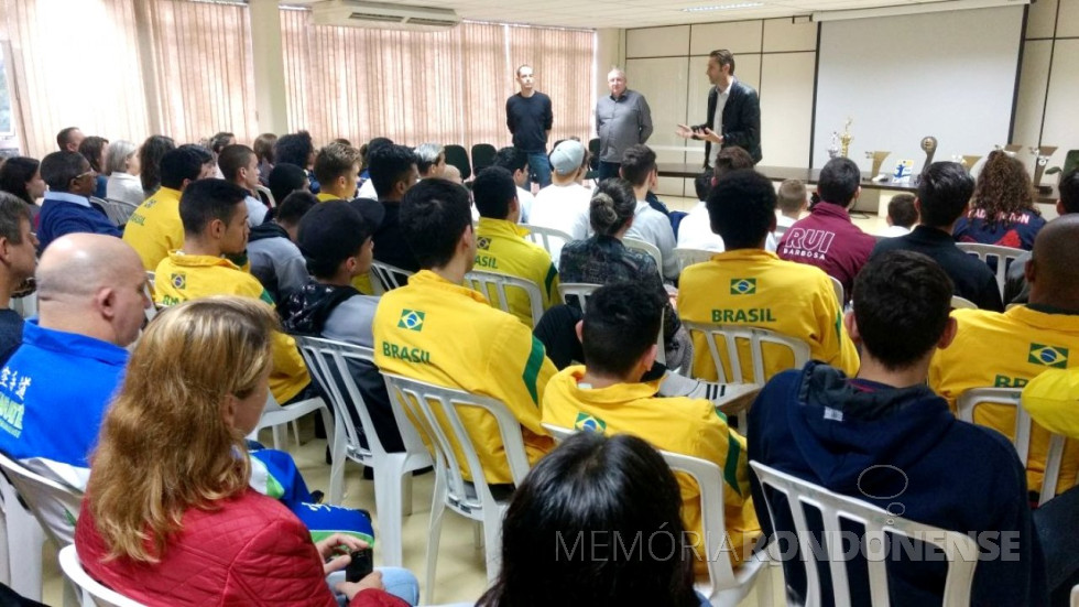 || Prefeito Marcio Andrei Rauber discursando na homenagem aos atletas rondonense, em agosto de 2017.
Imagem: Acervo Imprensa - PM-MCR - FOTO 16 -
