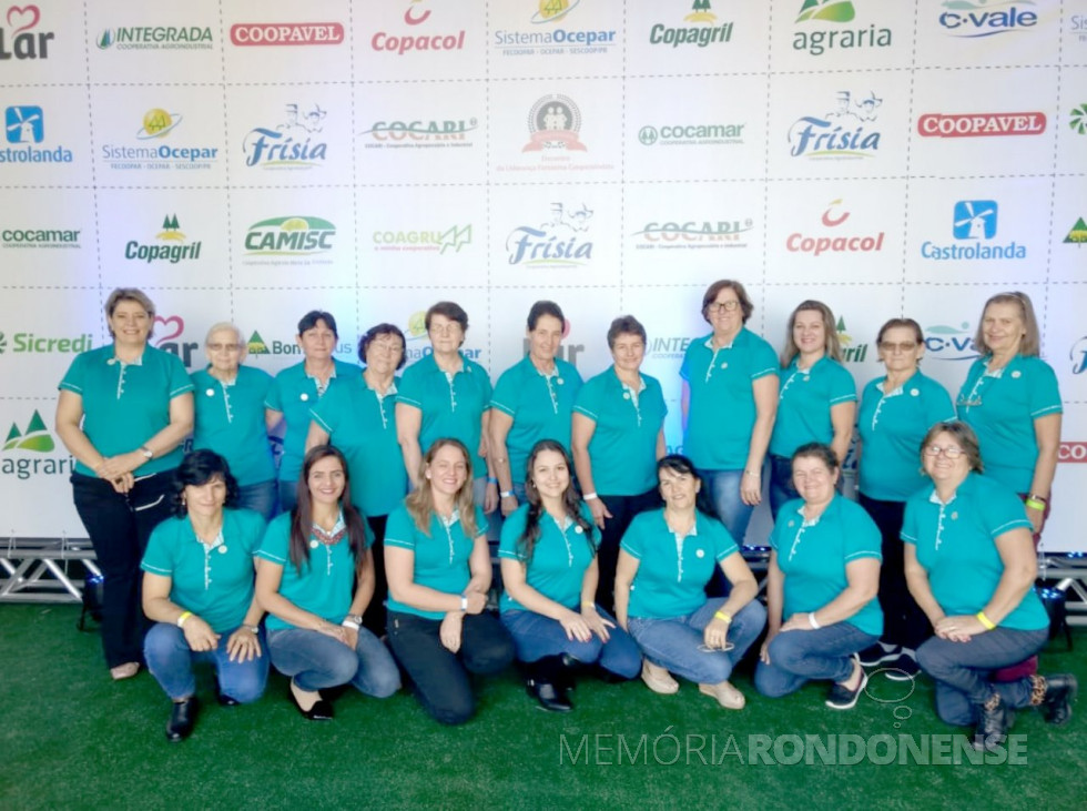 || Participantes da Copagril no Elicoop Feminino 2018, em maio de 2018.
Da esquerda à direita, em pé: Arlete Bendo (Assessora de Cooperativismo Copagril), Sema Gnass,
Cleni Dietz, Jacinta Ranow, Nelvi Hofstetter, Semilda Maldaner, Maria Cecilia Daronch, Evanir Griep, Adriane Matter, Leocádia Walk e Zelmira Matter; agachadas: Marise Rieth, Ivete Schoffen,
Eleane Knaul, Jucimara Biscaro, Elane Lopes, Sonia Tonelli e Marcia Becker.
Imagem: Acervo Comunicação Copagril - FOTO 11 -