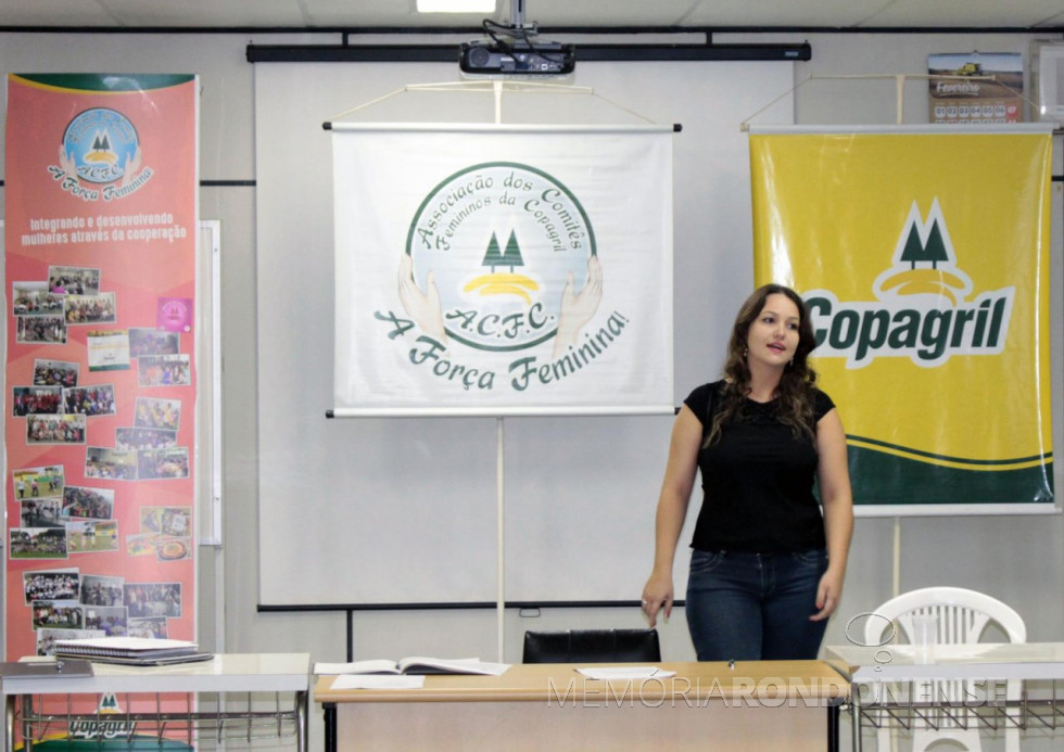 || Jucimara Bíscaro, a nova presidente da ACFC, eleita em 18 de fevereiro de 2016.
Imagem: Acervo Imprensa Copagril - FOTO 9 -