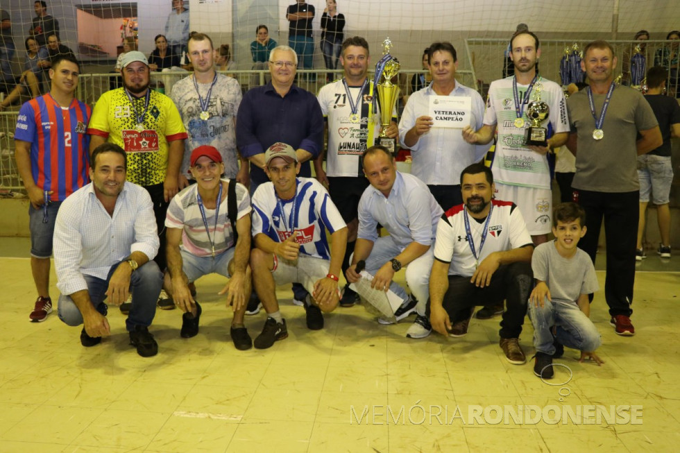 || Equipe Borracharias Korthais campeã do Campeonato Municipal de Futsal de Pato Bragado 2019 na categoria veterano. 
Imagem: Acervo Imprensa  PM-Pato Bragado. Crédito: Marili Besso - FOTO 14 -