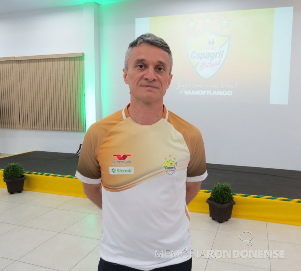|| Técnico Paulinho Cardoso que deixou a Copagril Futsal em maio de 2019. 
Imagem: Acervo O Presente - Crédito: Joni Lang - FOTO 7 -