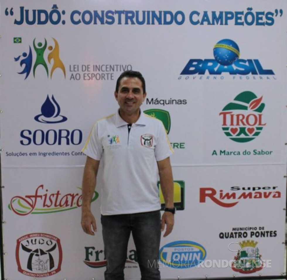 || Professor Irineu Schmidtke palestrando em Marechal Rondon sobre a Lei de Incentivo ao Esporte, em fevereiro de 2018.
Imagem: Acervo Projeto Memória Rondonense - FOTO 14 -