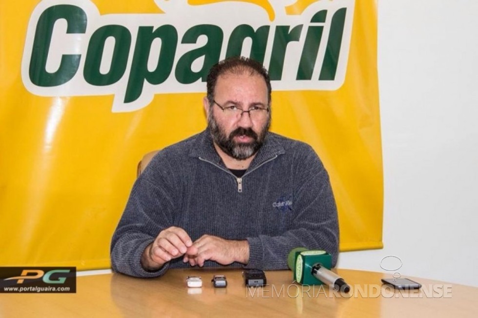|| Técnico de futsal PC de Oliveira que deixou a equipe Copagril Futsal, em 25 de maio de 2014. 
Imagem: Acervo Portal Guaira - FOTO 11 –
