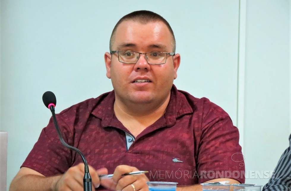 || Vereador Cleiton Freitag que renunciou a vice-presidência da Câmara Municipal de Marechal Cândido Rondon,  no começo de abril de 2019. 
Imagem: Acervo Imprensa CM-MCR - Crédito: Cristiano Marlon Viteck - FOTO 21 - 