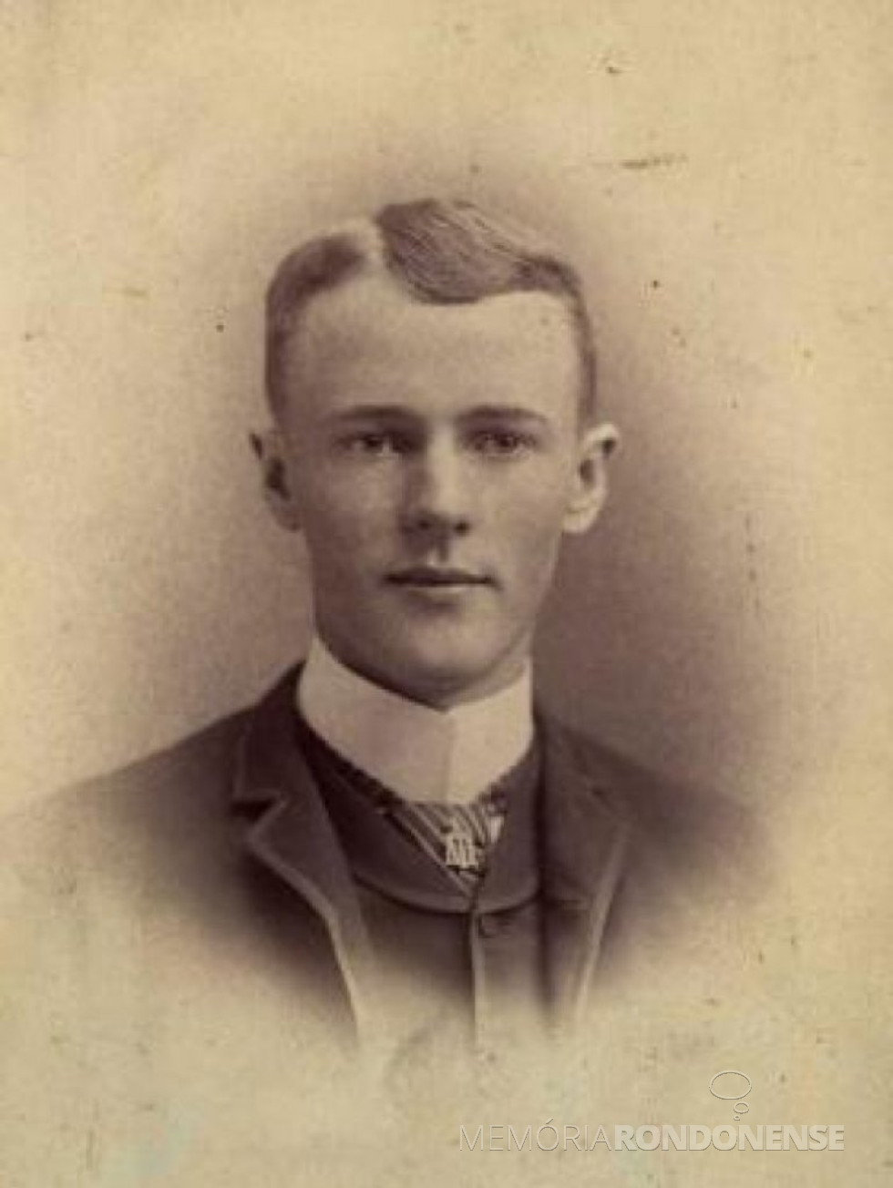 || Paul Percy Harris, um dos idealizadores do Rotary, na época em que era estudante da Universidade de Vermont, EUA.
Imagem: Acervo Rotary International - FOTO 2 -