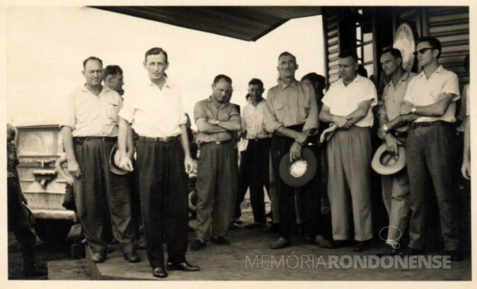 || Alfredo Wanderer, o primeiro da esquerda à direita, falecido em julho de 2001. 
Imagem: Acervo Memória Rondonense - FOTO 1 - 