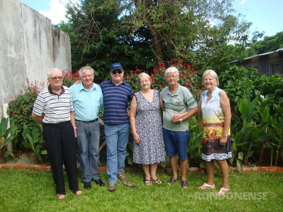 || Pioneiro rondonense Carlos Graff (e), falecido em junho de 2019, com os irmãos Vilton, Matias, Vilma,  Silvio e Gerda. 
Imagem: Acervo de Vilton Graff - FOTO 20 - 