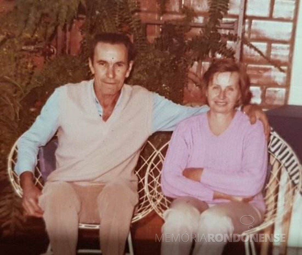 || Pioneiro Otto Grings e esposa Cháritas, ele falecido em abril de 1998. 
Imagem: Acervo da Família - FOTO 14 - 