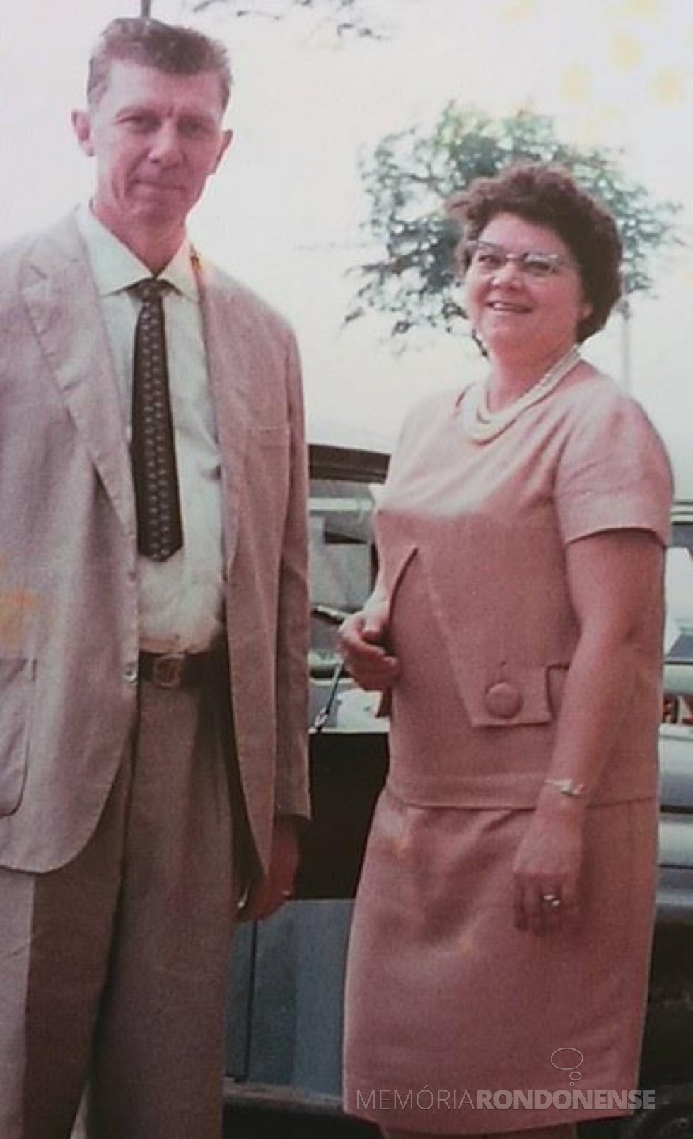 || Pioneiro Henrique Afonso Sturm com a esposa Ivona, ele falecido em 04 de novembro de 1977.
Imagem: Acervo Orlando e Rafael Sturm - FOTO 16  - 