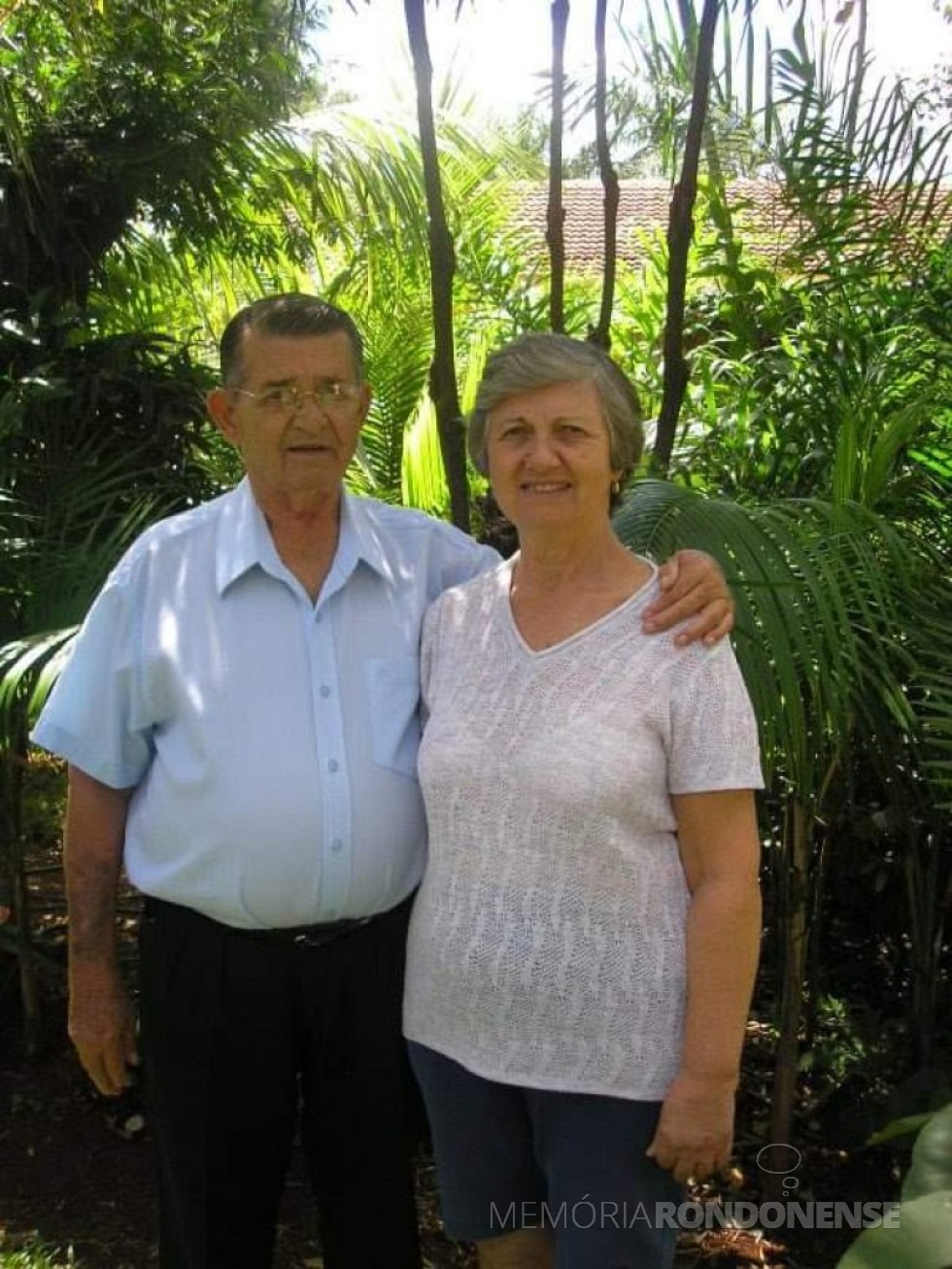 || Professor  rondonense Eduardo Mittelstedt, de Matemática,  com a esposa Ester .
Imagem: Acervo da Família - FOTO 34 -
