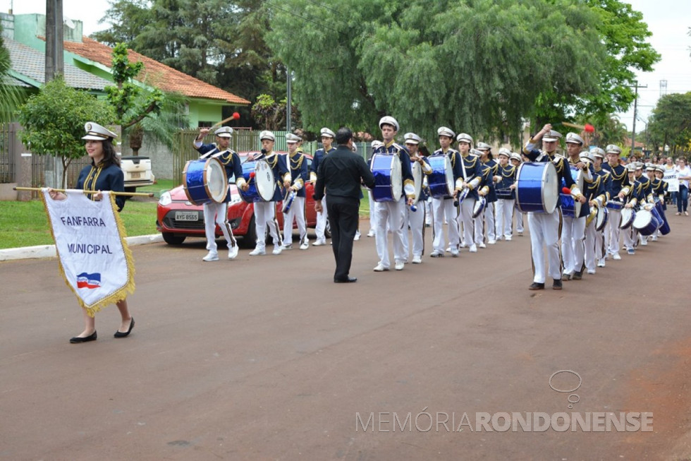 || Fanfarra municipal de Quatro Pontes fazendo um segundo momento do desfile cívico de 2018. 
Imagem: Acervo Imprensa PM-Quatro Pontes - Crédito: Milena Vargas - FOTO 15 -