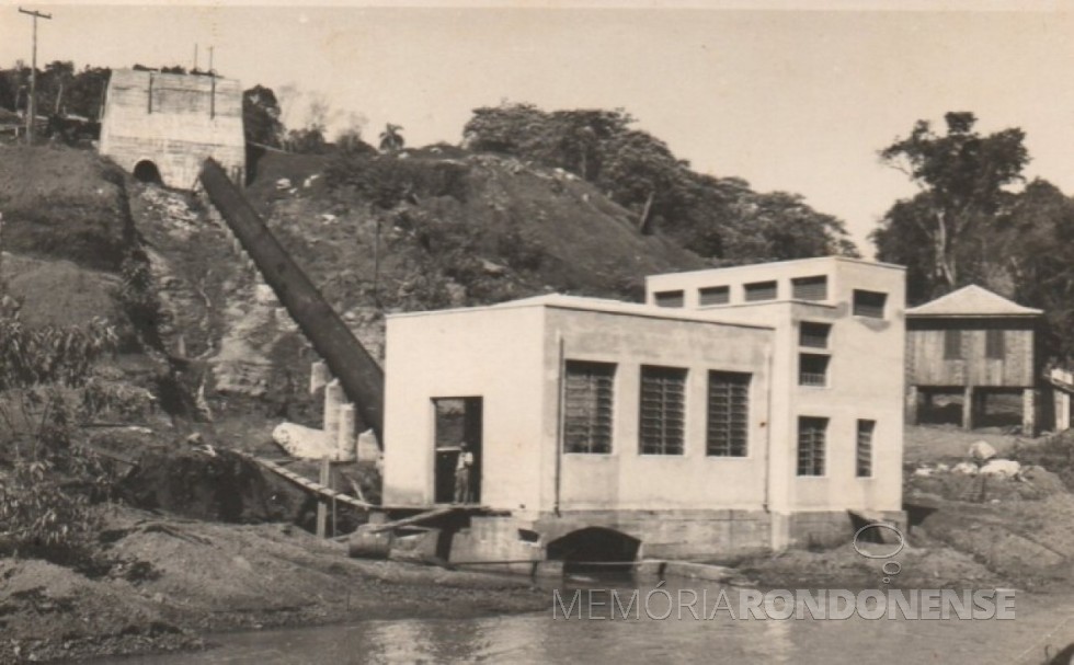 || Usina hidrelétrica construída no Rio Guaçu, inaugurada em dezembro de 1960.
Imagem> Acervo Alfredo Bausewein - FOTO 1 - 