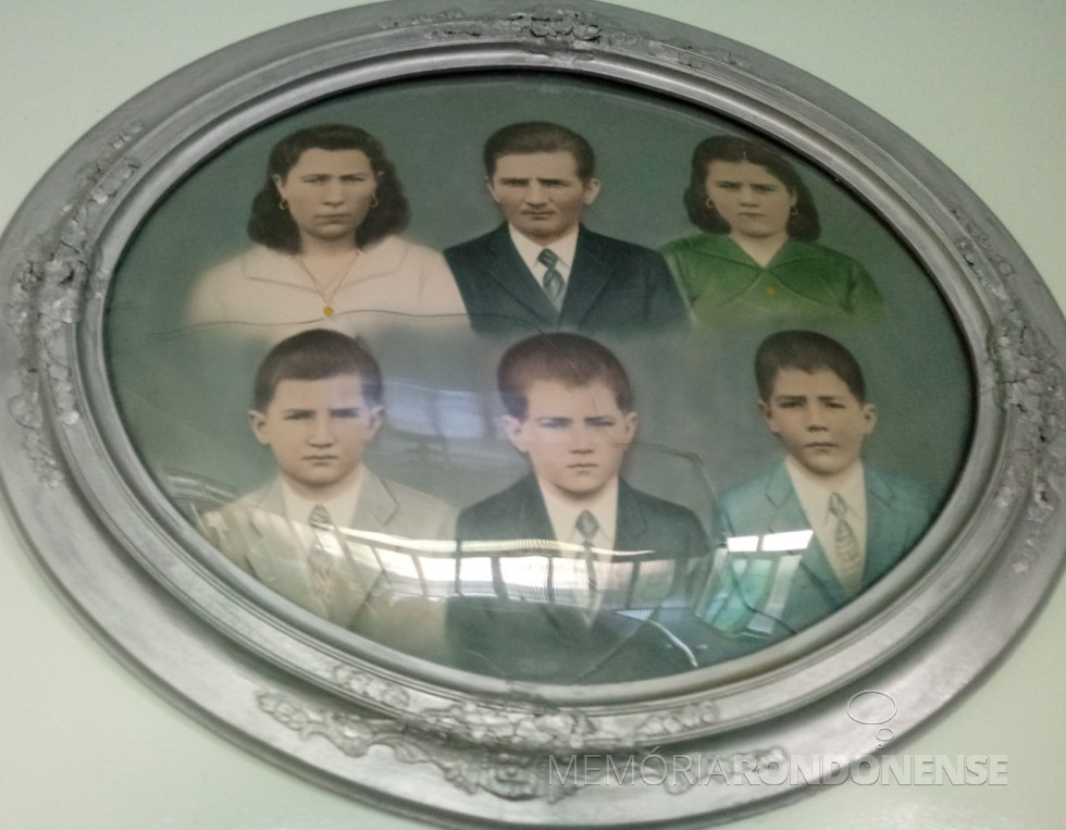 || Casal Carolina e Reinaldo Model com a filha Hertha, e os filhos, da esquerda à direita, Willy, Arlindo e Armando, que chegou de mudança em Marechal Cândido Rondon, em fevereiro de 
Imagem: Acervo Memória Rondonense  - FOTO 1  -