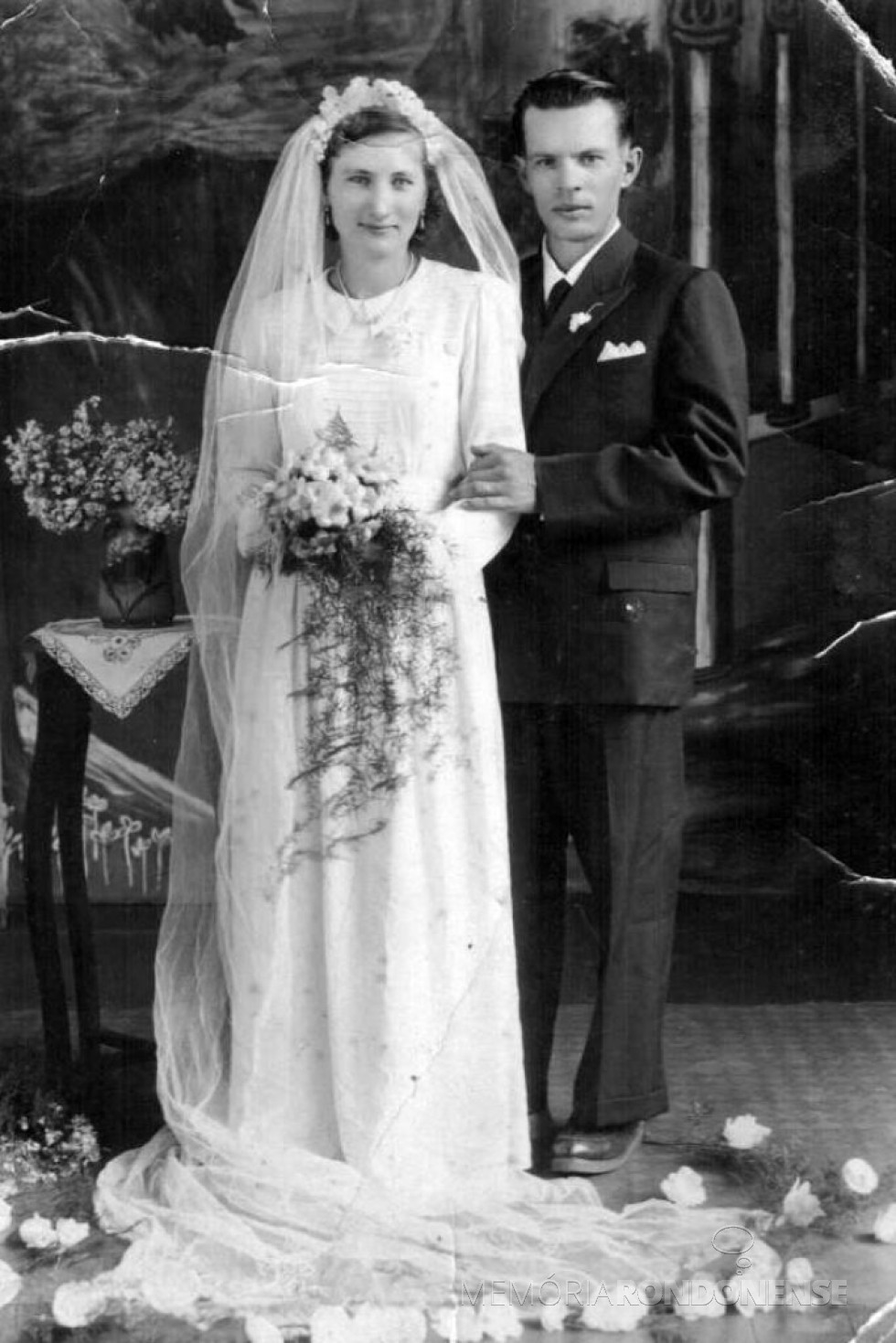 || Pioneiro Bertoldo Grun no dia de seu casamento com a pioneira Lilli Weimann, em 27 de dezembro de 1952, ele falecido em março de 1983. 
Imagem: Acervo Claudio e Merci Lindner - FOTO 7 - 
