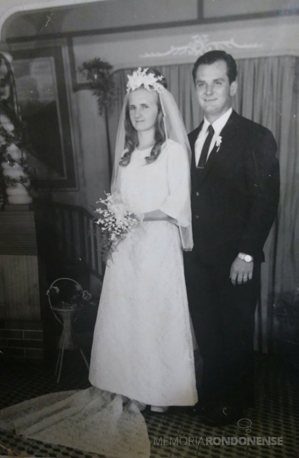 || Jovens pioneiros Noeli Prediger e Waldir Dali Scherer que se casaram em novembro de 1971. 
Imagem: Acervo do casal - FOTO 5 - 