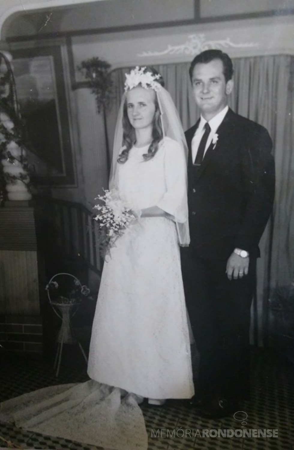 || Jovens pioneiros Noeli Prediger e Waldir Dali Scherer que se casaram em novembro de 1971. 
Imagem: Acervo do casal - FOTO 5 -