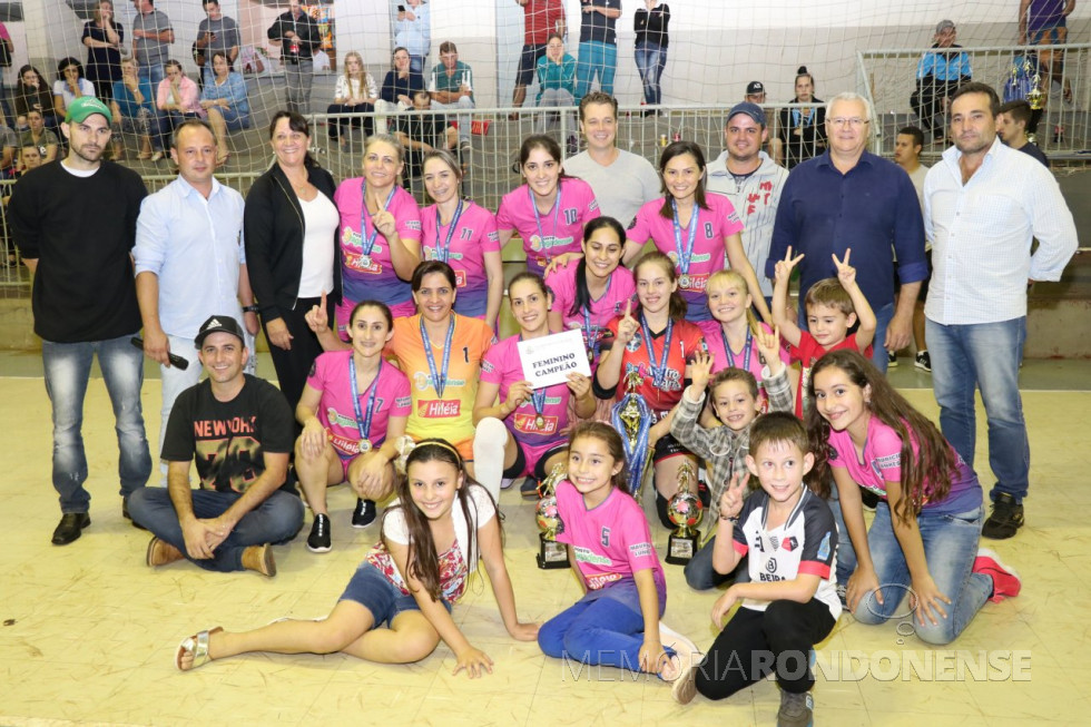 || Equipe feminina Manas Futebol Clube campeã do naipe feminino do Futsal 2019 de Pato Bragado. 
Imagem: Acervo Imprensa PM - Pato Bragado - FOTO 16 -