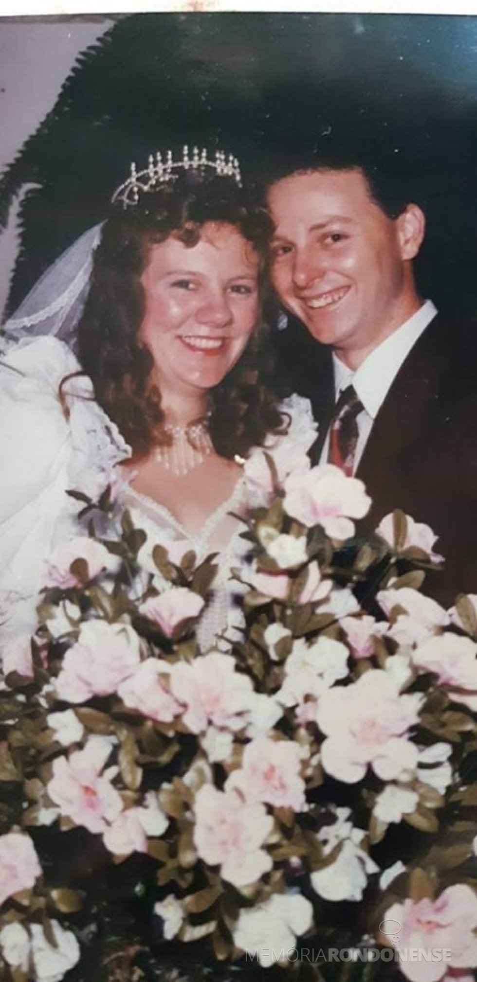 || Noivos Sandra Joner e Márcio Cosseau que casaram em 23 de setembro de 1995.
Imagem: Acervo do casal - FOTO 3 - 