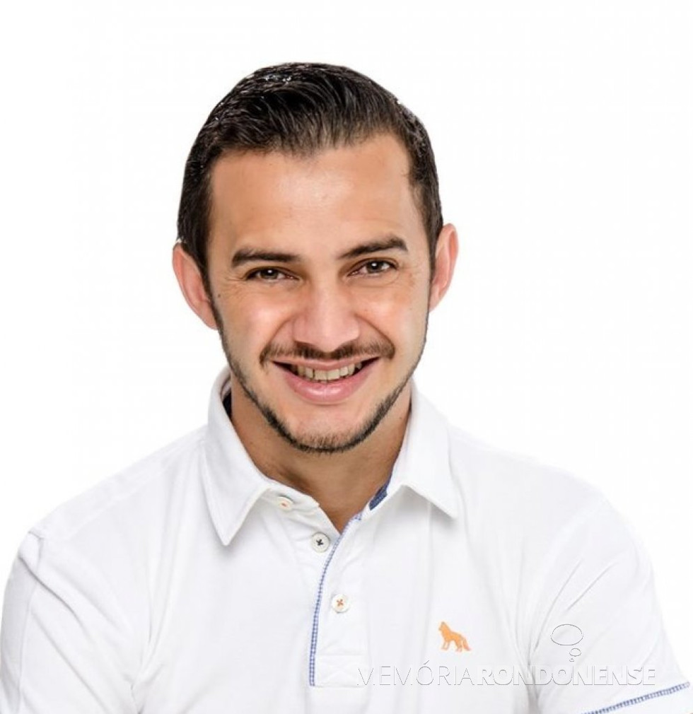 || Vereador Ronaldo Pohl, proponente doprojeto de resolução que instituiu a Sessão Solene do Dia da Mulher, na Câmara Municipal de Marechal Cândido Rondon. 
Imagem: Acervo pessoal - FOTO 15 -