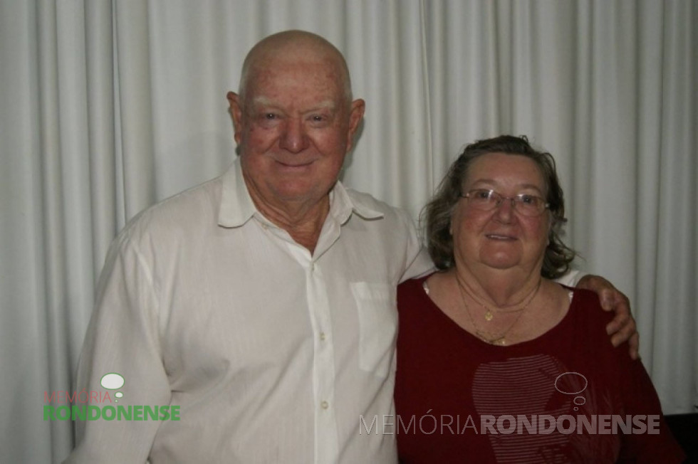 || Ronarte Schulz com a esposa Sônia  - ele filho do casal pioneiro Ernesto e Selma Schulz Imagem: 
Acervo Cristiano Viteck