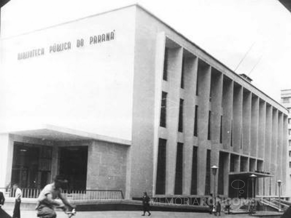|| Atual prédio da Biblioteca Pública do Paraná, inauguração que se deu em dezembro de 1954.
Imagem: Acervo da Biblioteca - FOTO 3 -