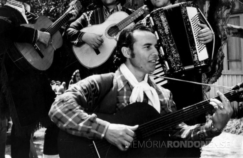 || José Mendes, cantor gaúcho, falecido em fevereiro de 1974. 
Imagem: Acervo ClicRBS - FOTO 10 - 