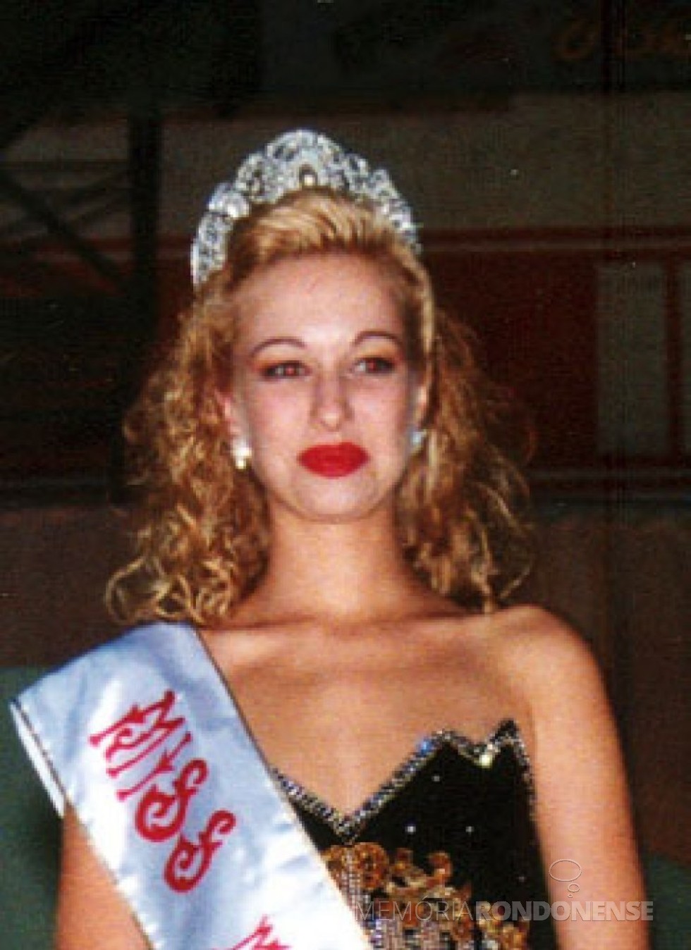 || Ângela Weirich eleita Miss Paraná 1997, na cidade de Campo Largo, em agosto de 1996. 
Imagem: Acervo Rafael Sturm - FOTO 13 - 