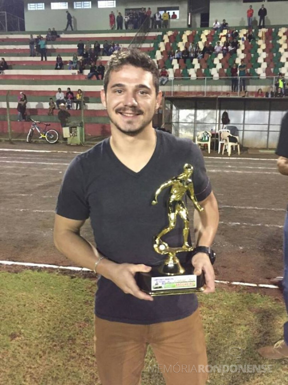 || Jogador Maicon Krein, do Grêmio Aymoré, artilheiro da Série Ouro, com 7 gols.
Imagem: Acervo pessoal - FOTO 15 -