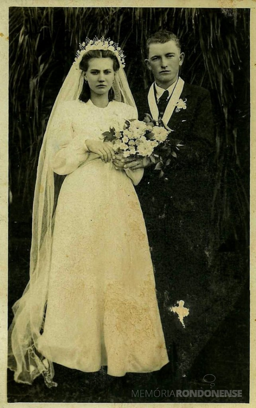 || Jovens Francisca Regina Spies e Adolfo Rukhaber que casaram em junho de 1946 e mais tarde foram pioneiros no atual município de Quatro Pontes.
Imagem: Acervo Senilda Kerkhofen - FOTO 7-