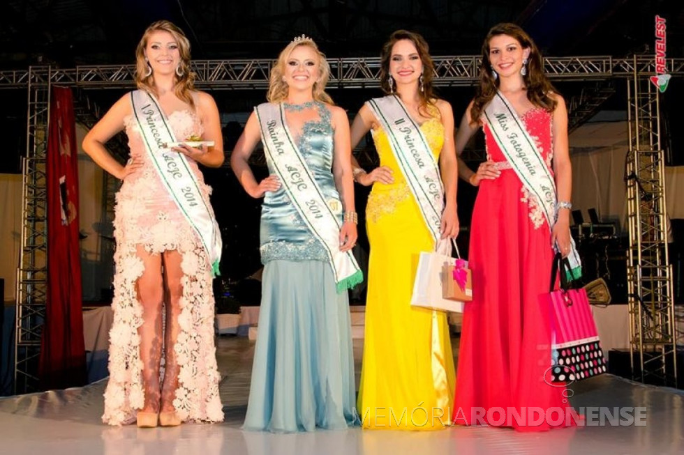 || Rainha e Princesa ACJC 2014.
Da esquerda à direita: Aline Walter, 1ª Princesa; Miss, Sandra Cristina Ruschel; 2ª Princesa, Claudinéia Aline Schöninger; e Miss Fotogenia, Jéssica Diana Göttert.
Imagem: Acervo Imprensa Copagril - Crédito: Revelest - FOTO 11 -