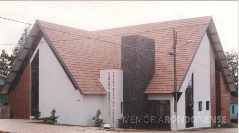 || Prédio da Câmara Municipal de Entre Rios do Oeste, em outubro de 1995.
Imagem: Acervo da Edilidade - FOTO 13 - 