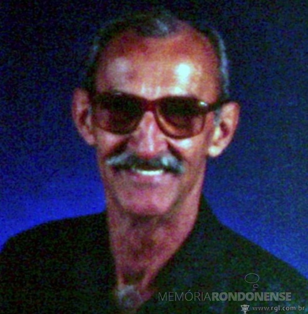 || Francisco Antonio Muniz, ex-prefeito nomeado de Santa Helena, falecido em março de 2013.

Imagem: Acervo Rádio Grande Lago - FOTO 12 –