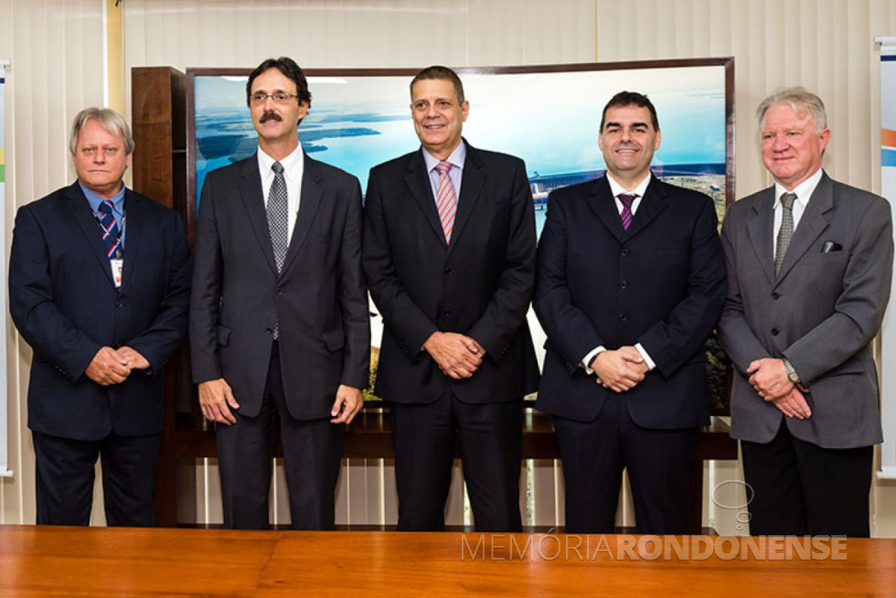 || Composição da diretoria-geral brasileira da Itaipu Binacional que tomou posse em março de 2017. 
Da esquerda a direita: Marcos Antonio Baumgärtner, diretor-administrativo; Marcos Stamm, diretor -financeiro executivo; Luiz Fernando Vianna, diretor-geral; Cezar Eduardo Ziliotto, diretor-jurídico; e Ramiro Wahrhaftig, diretor de Coordenação. 
Imagem: Acervo Itaipu Binacional - FOTO 10 -